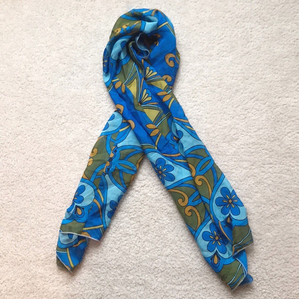 Lightweight Mod Floral Scarf Large Rectangle